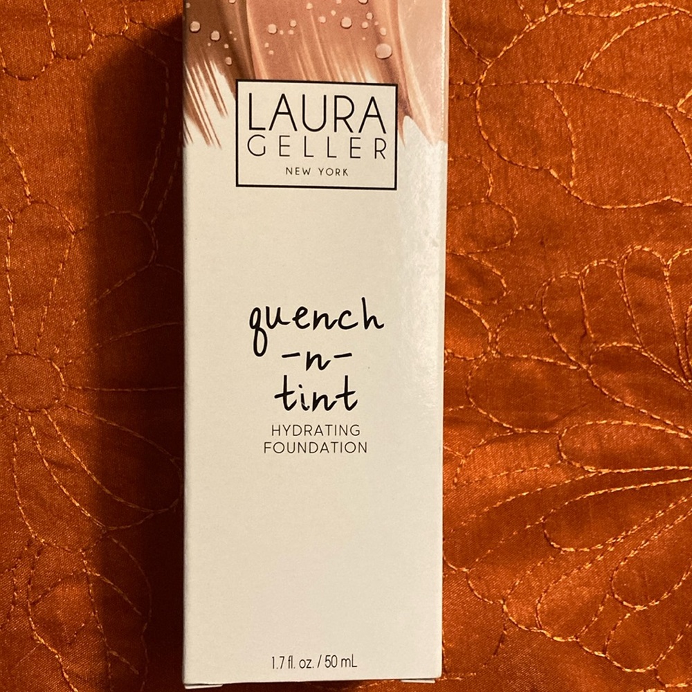 Foundation LAURA GELLER Quench -n-tint hydrating. Medium Deep 1.7 fl oz. NEW